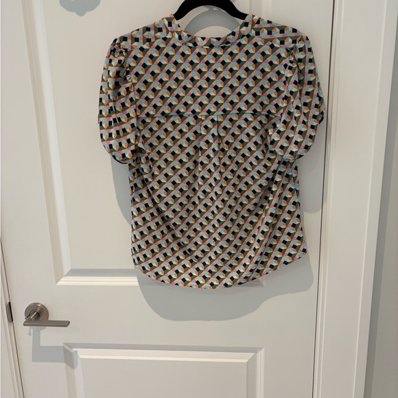 Geometric Patterned Blouse - Picture 2 of 2